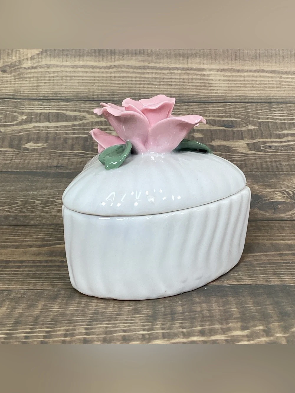 Ceramic Porcelain Heart Shaped Trinket Box With Rose Flower 3.25